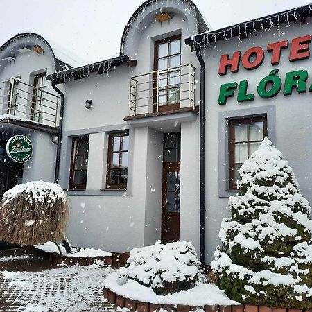 Hotel Flora Bešeňová 外观 照片